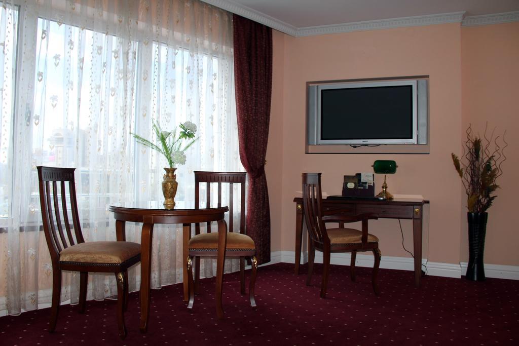 Stone Bridge Hotel Σκόπια Δωμάτιο φωτογραφία